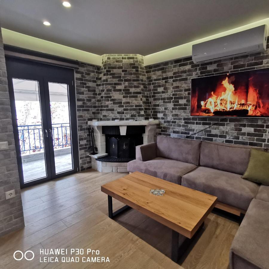 Family Apartment Zornitsa Nea Fokea Exterior photo