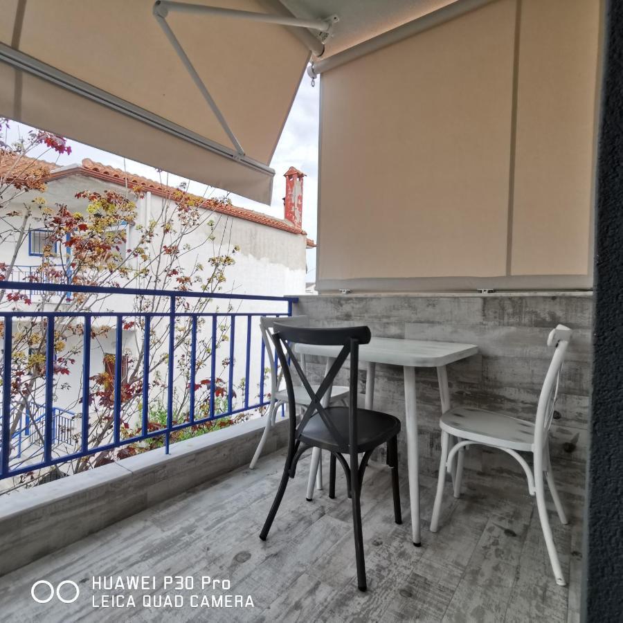 Family Apartment Zornitsa Nea Fokea Exterior photo