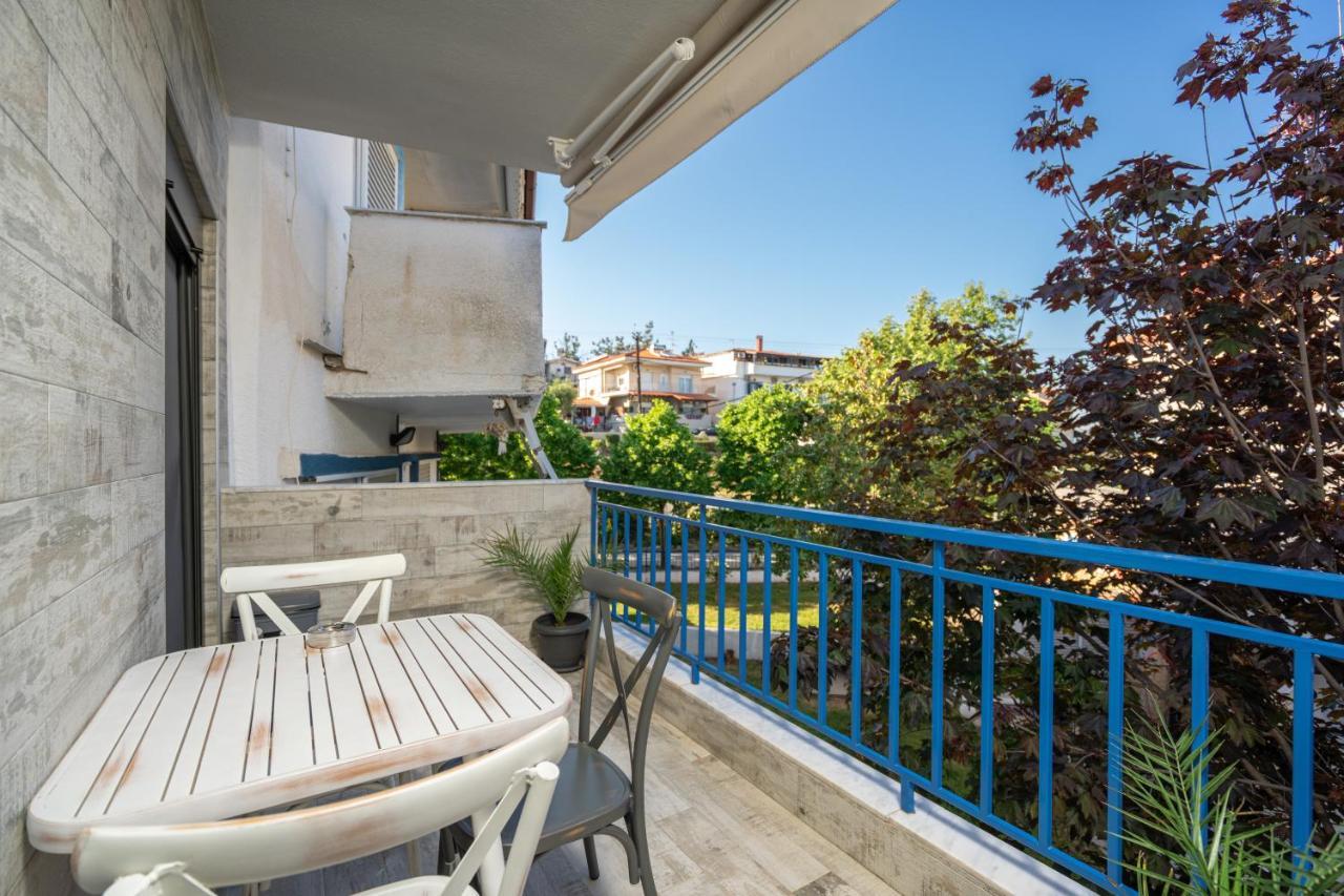 Family Apartment Zornitsa Nea Fokea Exterior photo