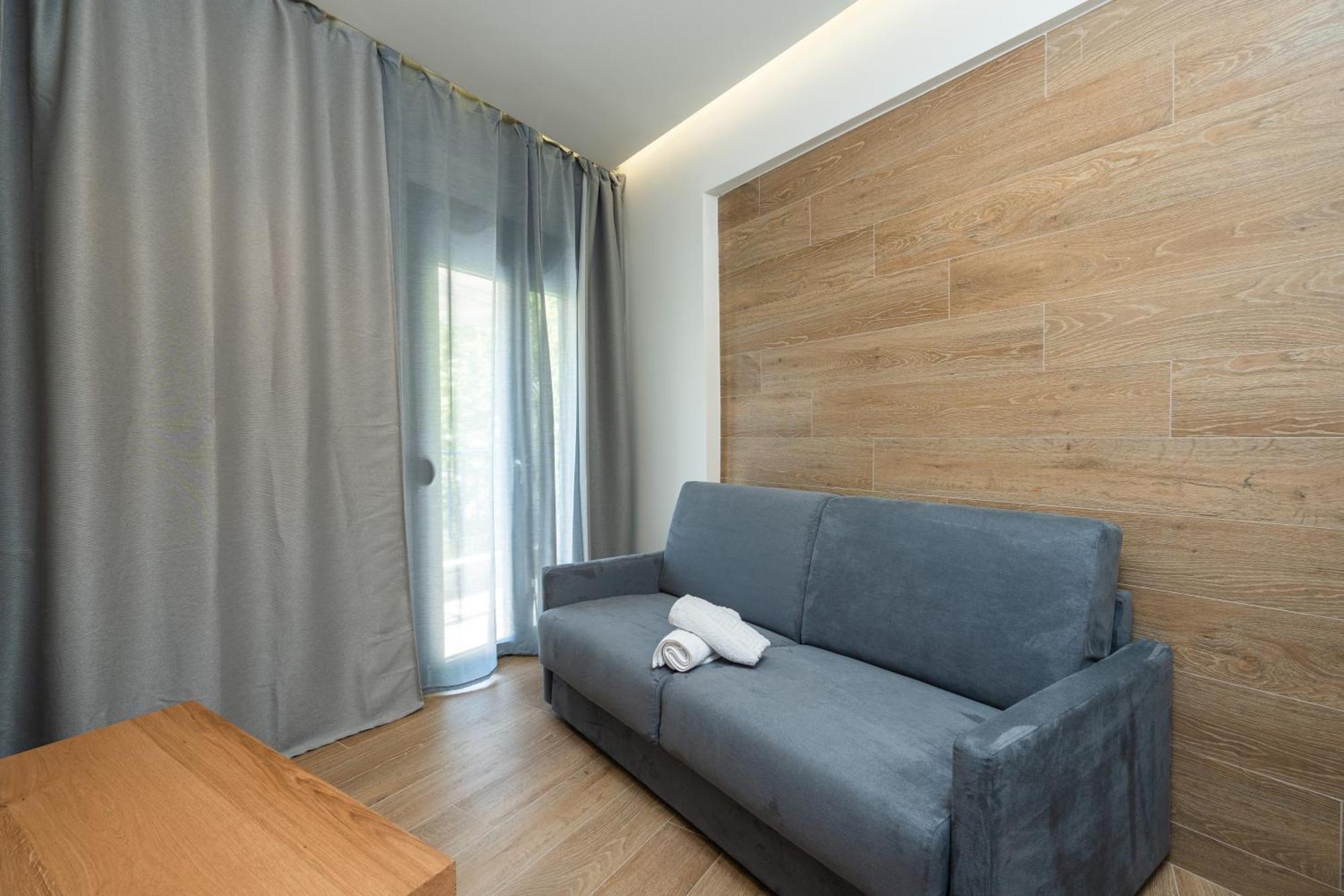 Family Apartment Zornitsa Nea Fokea Exterior photo